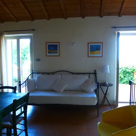 Casa Ezelina بيزارو