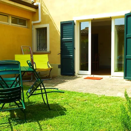 Casa Ezelina بيزارو