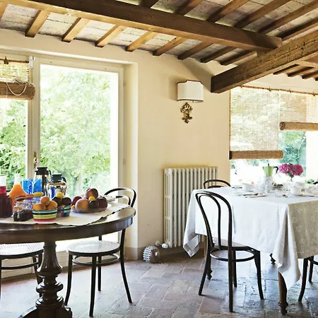 Casa Ezelina * بيزارو