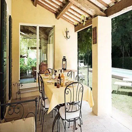 Casa Ezelina بيزارو